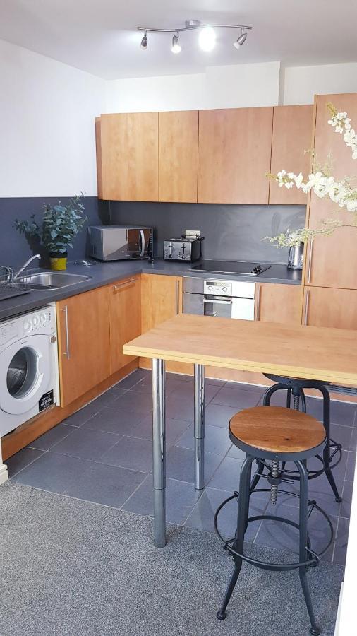 City Centre 1 Bed Apartment With Free On Site Parking With Cctv By Lets Relocations Бирмингам Екстериор снимка