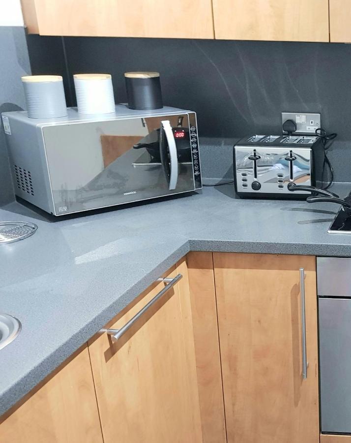 City Centre 1 Bed Apartment With Free On Site Parking With Cctv By Lets Relocations Бирмингам Екстериор снимка