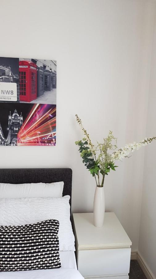 City Centre 1 Bed Apartment With Free On Site Parking With Cctv By Lets Relocations Бирмингам Екстериор снимка