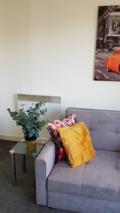 City Centre 1 Bed Apartment With Free On Site Parking With Cctv By Lets Relocations Бирмингам Екстериор снимка
