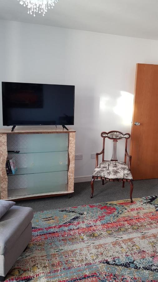 City Centre 1 Bed Apartment With Free On Site Parking With Cctv By Lets Relocations Бирмингам Екстериор снимка