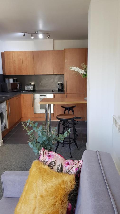 City Centre 1 Bed Apartment With Free On Site Parking With Cctv By Lets Relocations Бирмингам Екстериор снимка